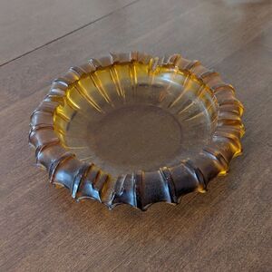 Vintage Amber Glass Ashtray Scalloped Edge Round Thick Glass 7"‎ Diameter
